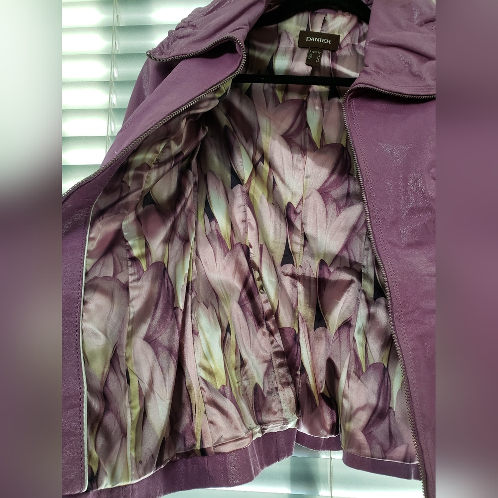 Danier Leather Jacket - Picture 6 of 16